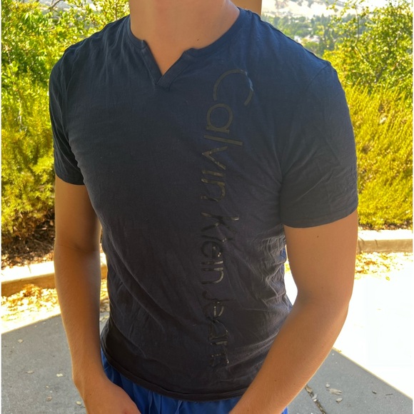 CALVIN KLEIN JEANS MEN V NECK T SHIRT NAVY BLUE CASUAL PARTY NIGHT OUT SIGNATURE - Picture 15 of 16
